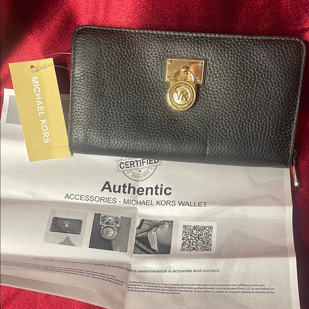 NWT Michael Kors Hamilton Traveler Black Wallet COA